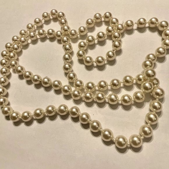 4 for $20 Sale Vintage RMN Faux Pearl Necklace - Picture 5 of 7